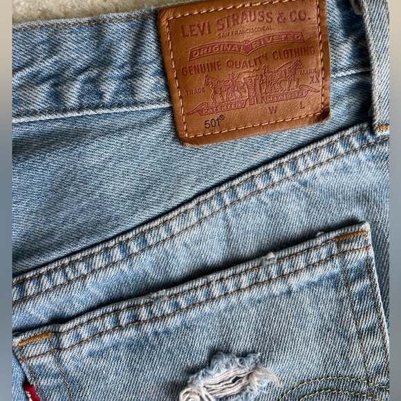 501 Levi Jeans Shorts 27 - Picture 2 of 7